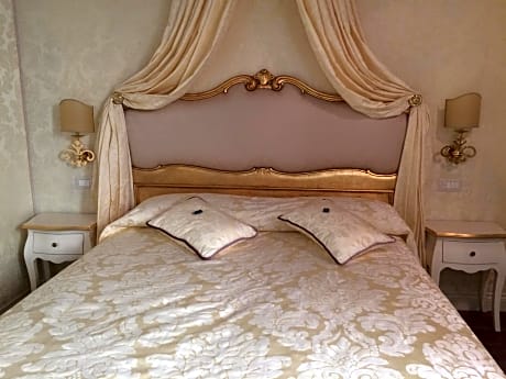 Double or Twin Room with Terrace