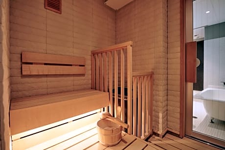 High floor suite with Sauna