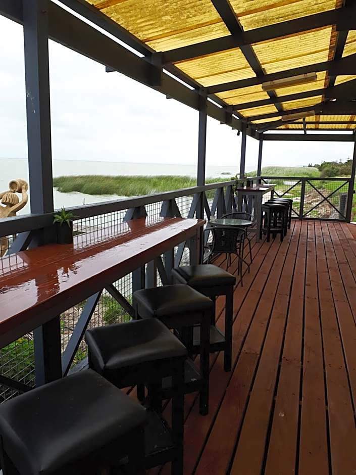 Meningie Waterfront Motel