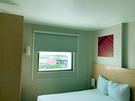 Standard Double Room with Two Single Beds