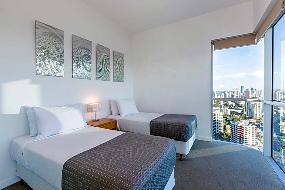 Artique Surfers Paradise - Official