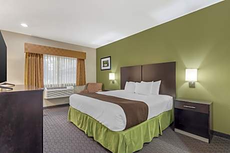 1 KING BED,NO SMOKING,COFFEE MAKER,HAIR DRYER,FULL BREAKFAST