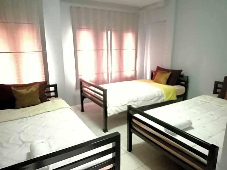 Fueangfu Home Hostel