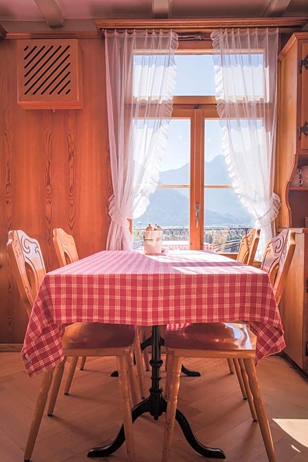 Gasthof Schoenegg B&B