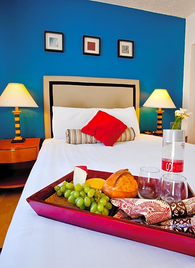 The Alpine Inn & Suites