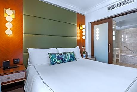 King Suite with City View