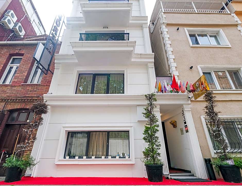 Loren Hotel & Suites