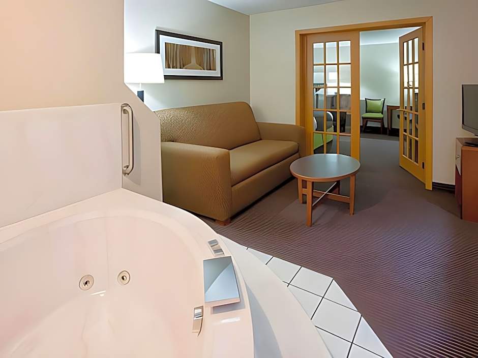 AmericInn by Wyndham Little Falls
