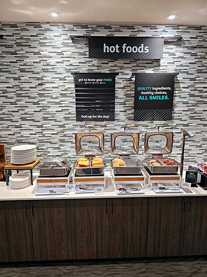 Holiday Inn & Suites Farmington Hills - Detroit NW, an IHG Hotel By IHG