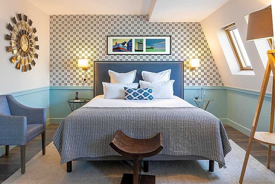 Photo 1 of 7 of Junior Suite