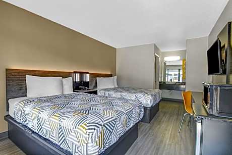 Quadruple Room - Non-Smoking