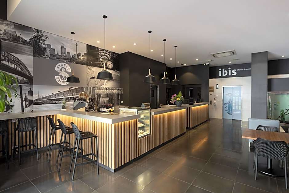 Hotel Ibis World Square