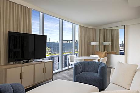 Capitol Suite - 1 King Bed