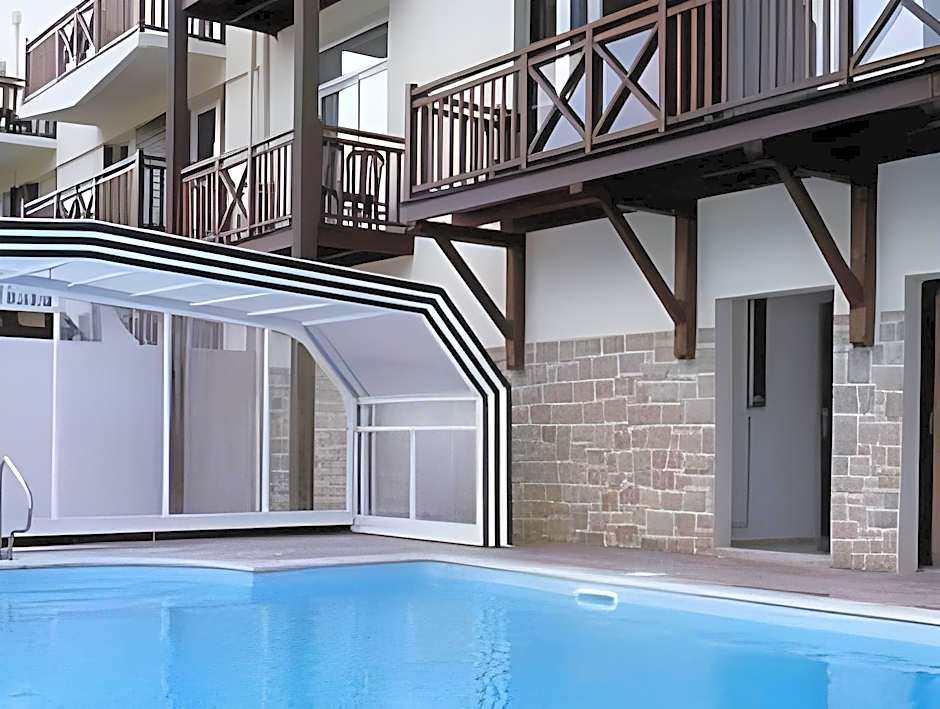 Lagrange Vacances Les Roches Douvres