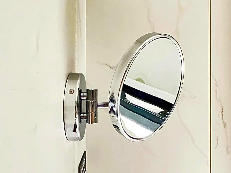 Hampton by Hilton Qionghai Railway Station