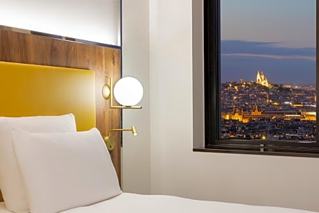Deluxe Premium King Room with Sacré-coeur View