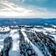 Stroll to Slopes, Village Area, Ski in-Out MtLodge 210