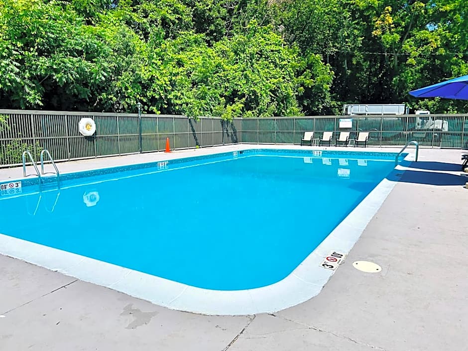 Comfort Inn & Suites Danbury-Bethel
