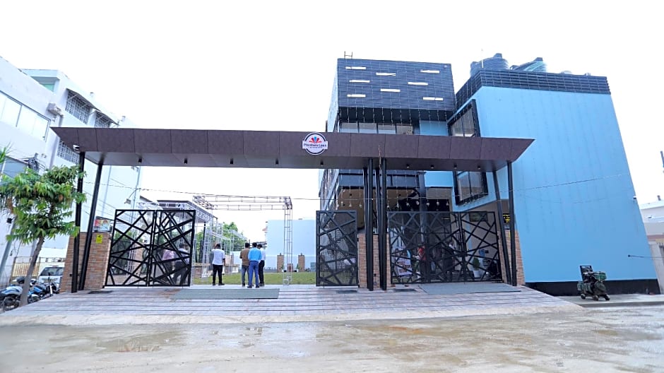 Pitambara Lawn and Rooms