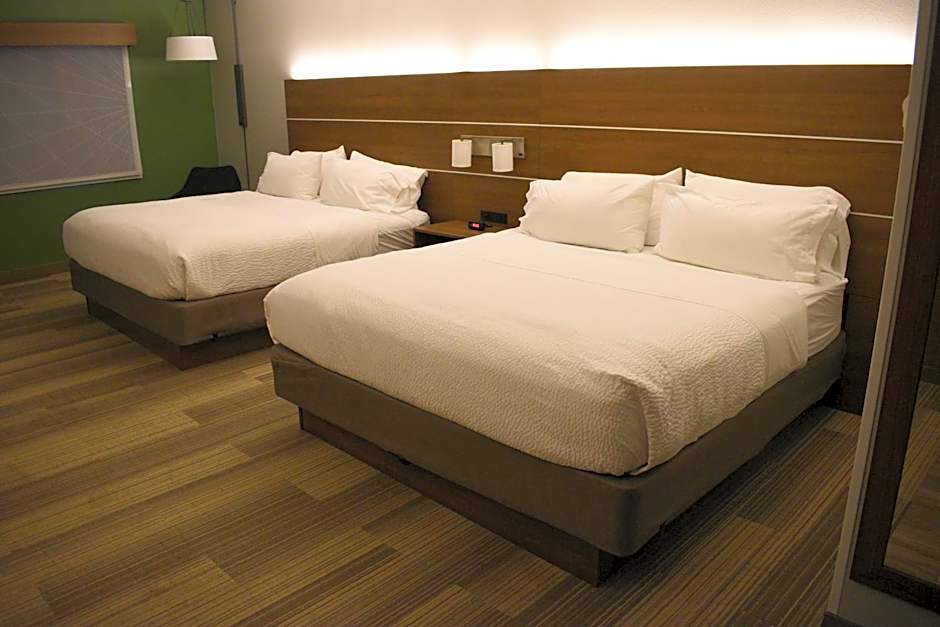 Holiday Inn Express Hotel & Suites Lincoln South By IHG