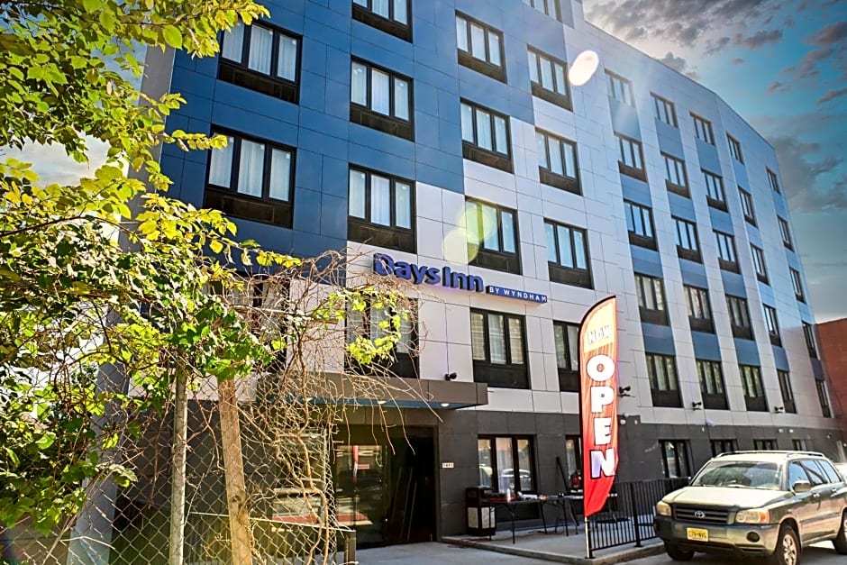 Days Inn by Wyndham Bronx Near Botanical Garden