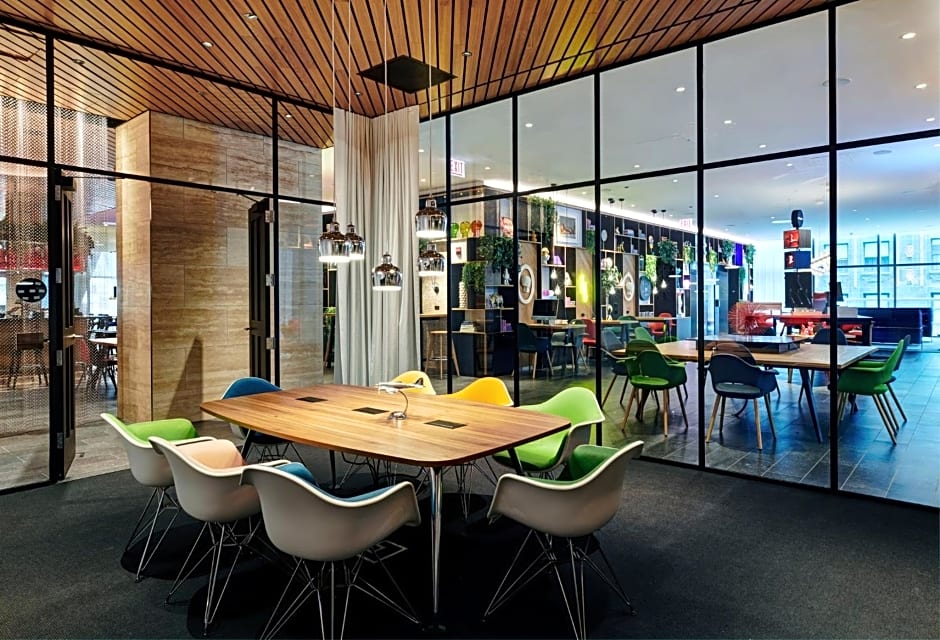 citizenM Chicago Downtown