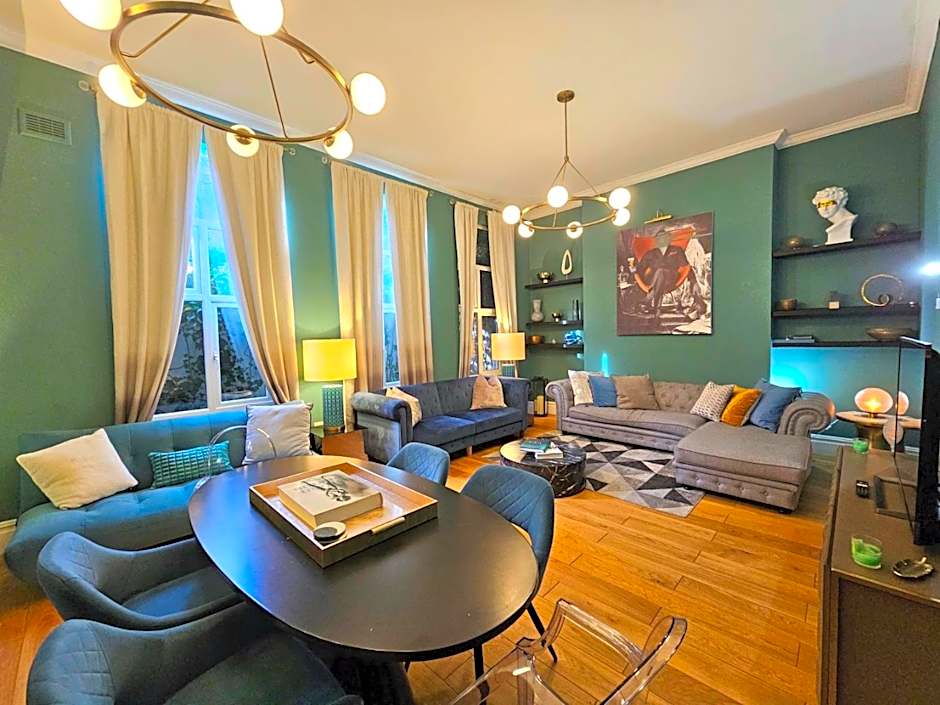 Stunning Hyde Park Home, Ground Floor Maisonette, Duplex, near Tube Metro Stations