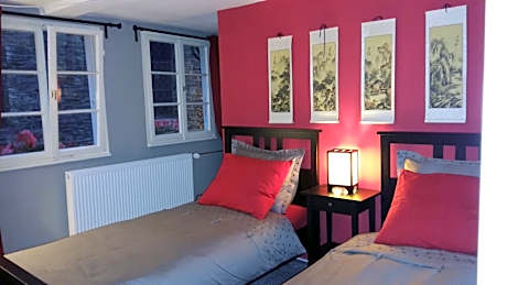 Twin Room with Private Bathroom (Shanghai)