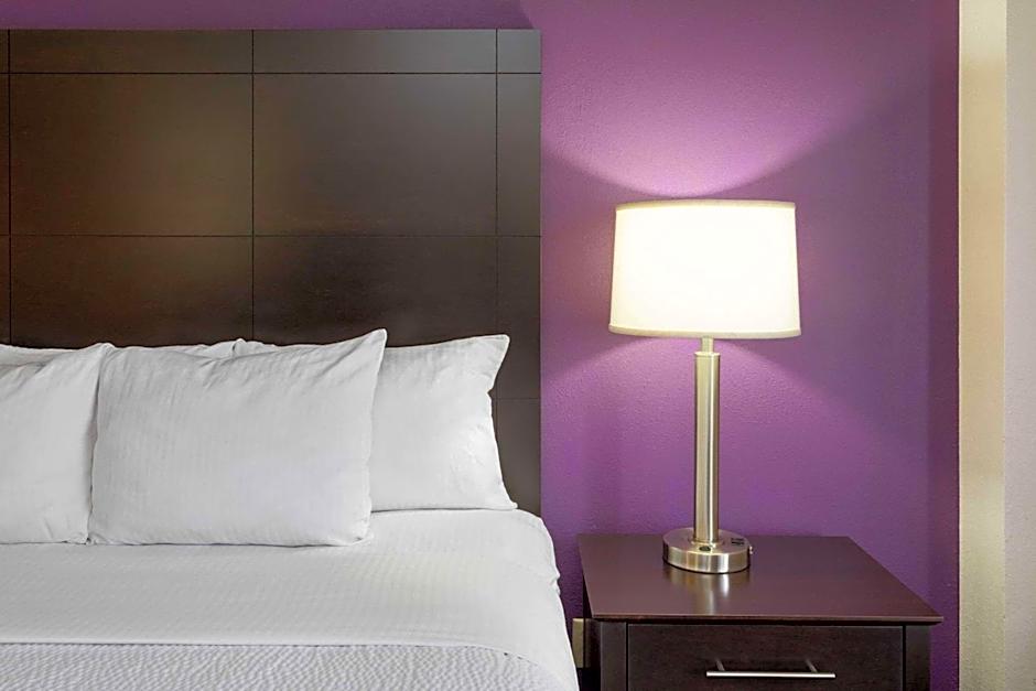 La Quinta Inn & Suites by Wyndham Minneapolis Bloomington West