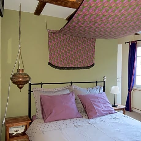 Double Room with Private Bathroom (Arabia)