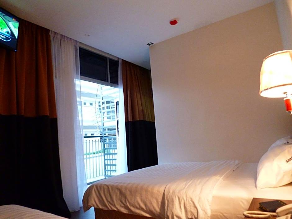 9 Square Hotel - Bandar Baru Bangi