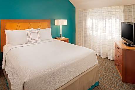 Two-Bedroom Bi-level Suite