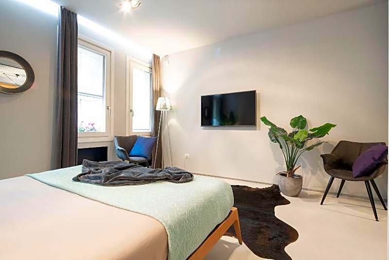 Officine Cavour Apartments