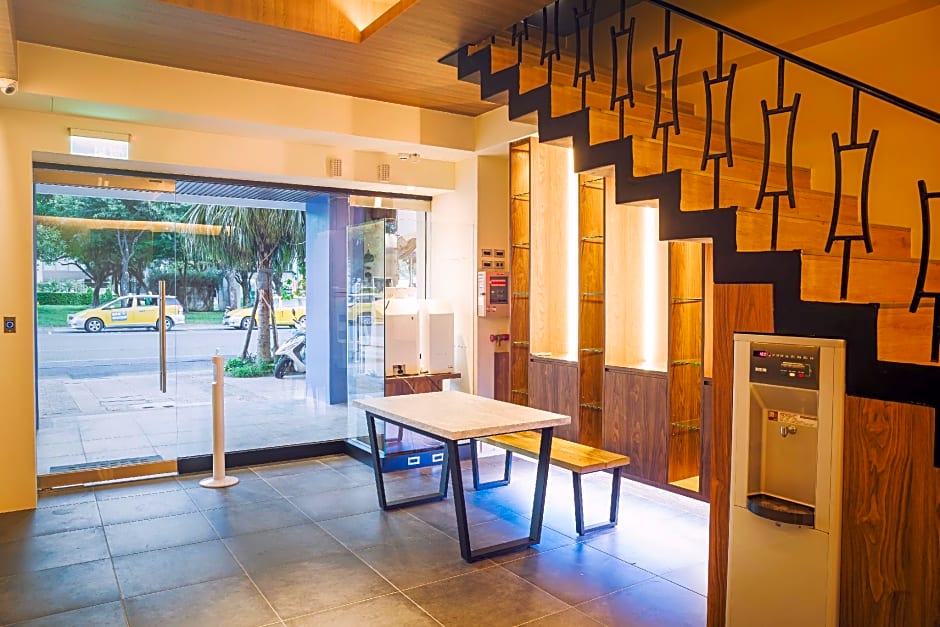 Traveller-Inn Day Moon Hotel