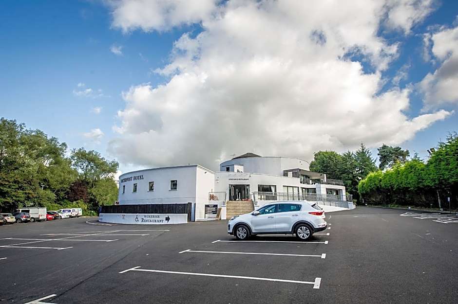 Waterfoot Hotel