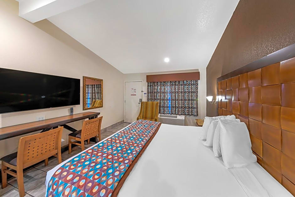Anaheim Discovery Inn And Suites