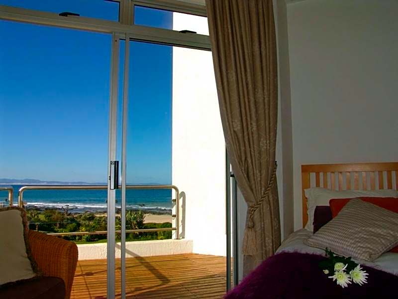 Diaz 15 House on the Bay