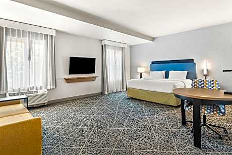 1 Kg Mobility/hearing Access Ri Shwr Studio Ns Vis Firealrm/door/phn Alrt/sofabed Microwv/fridge/wet