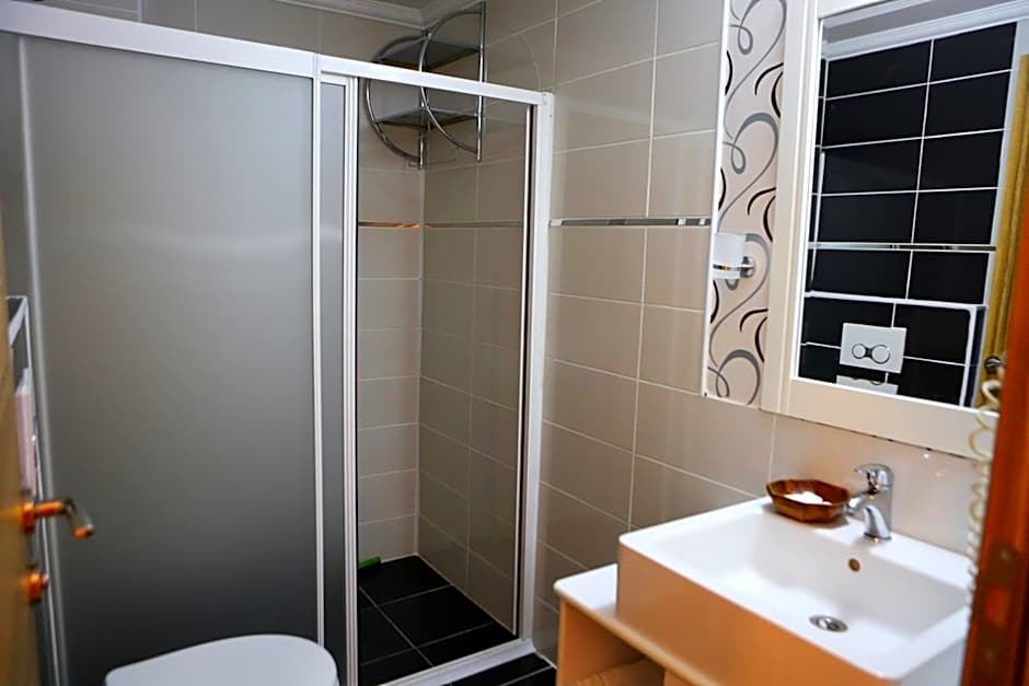 Uğur Otel