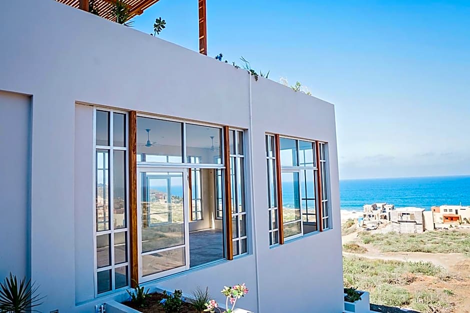 Topia Retreat- Sunset Suite