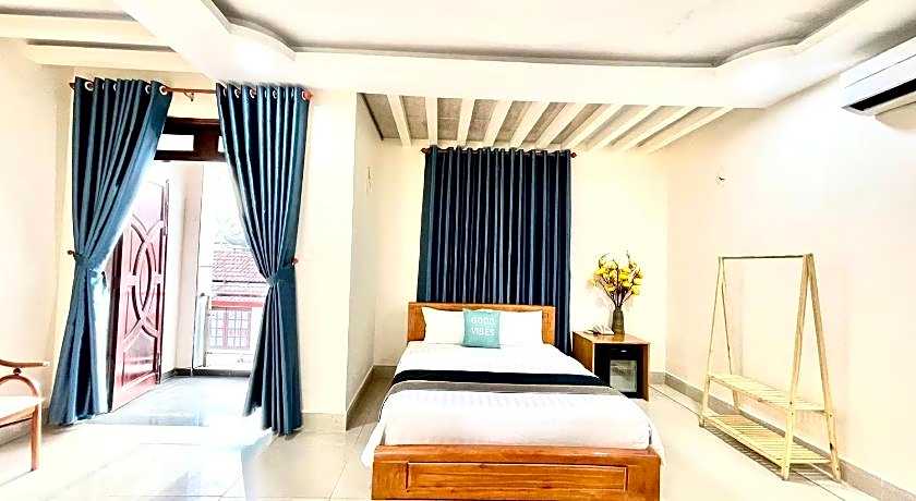 Hoa De Nhat - San Bay Tan Son Nhat 