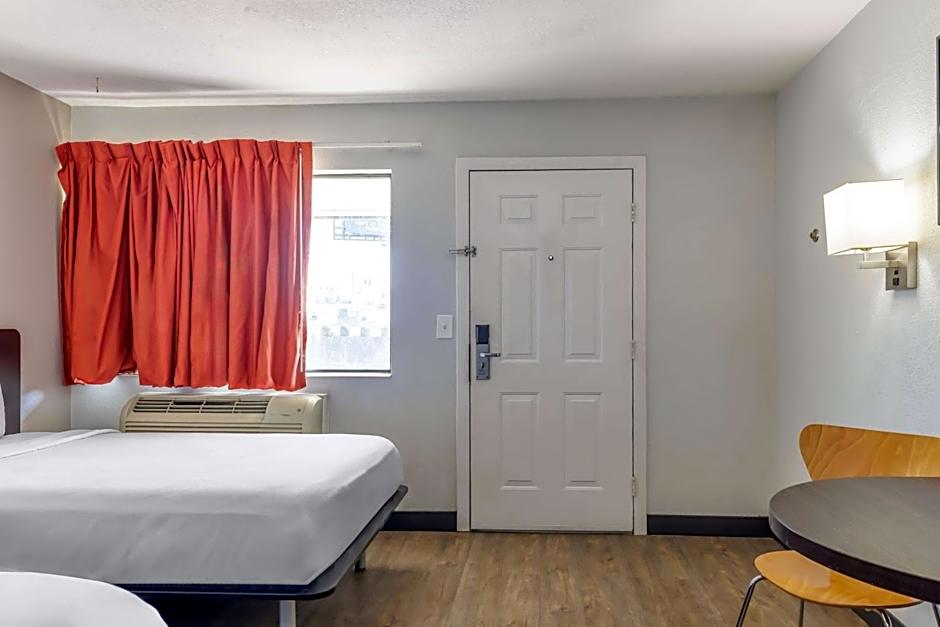 Motel 6 Elizabethtown, KY