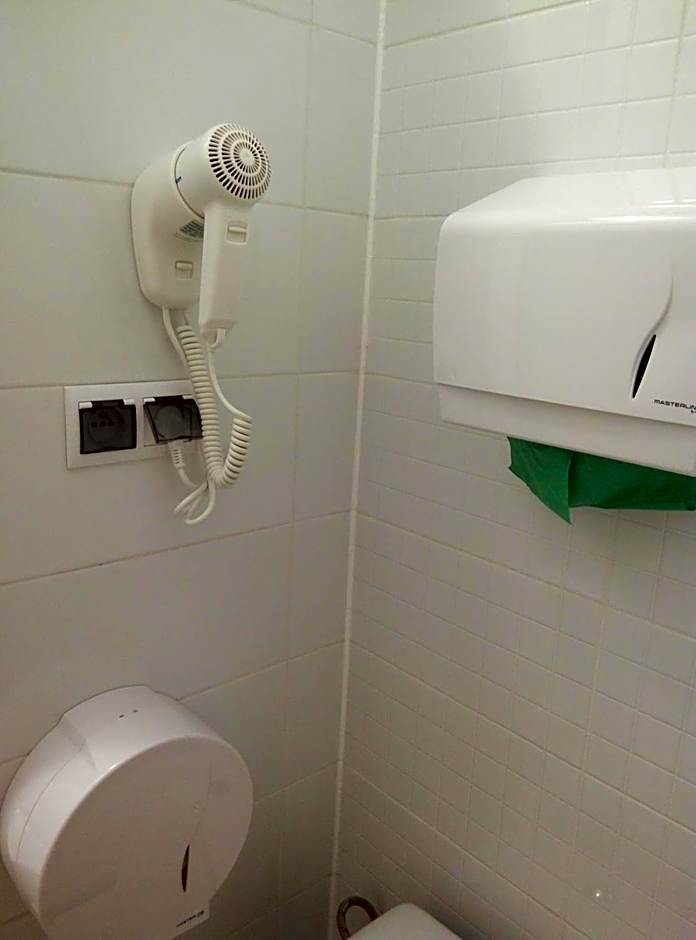 Lorf Hostel&Apartments