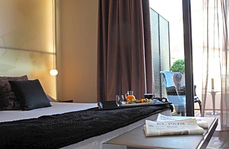 Boutique King with Balcony