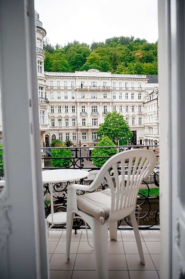 Alisa Hotel