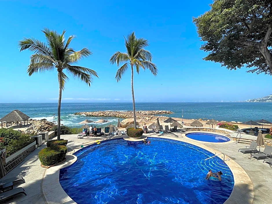 Ocean Front, 3 bedroom, 3 bathroom, Casa Natalia, Playa Esmeralda