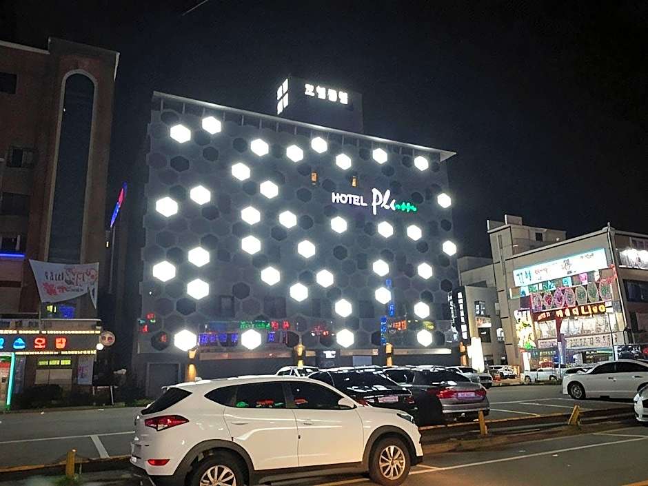 Plum Hotel
