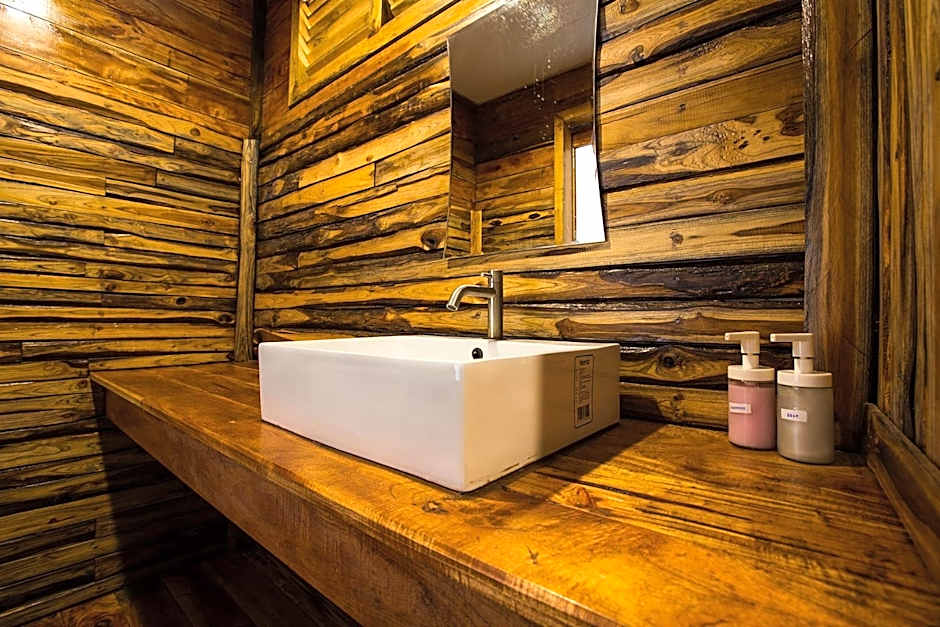 Baan​ Tonlamphu​ Pakpra