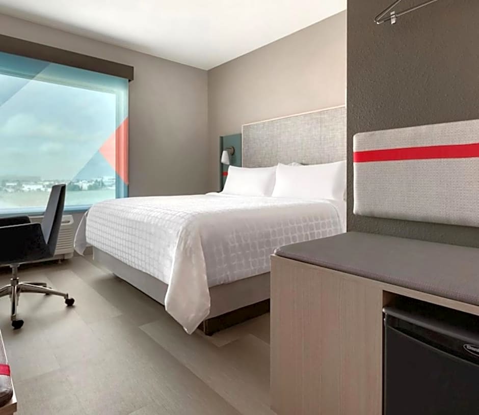 avid hotels - Macon North By IHG