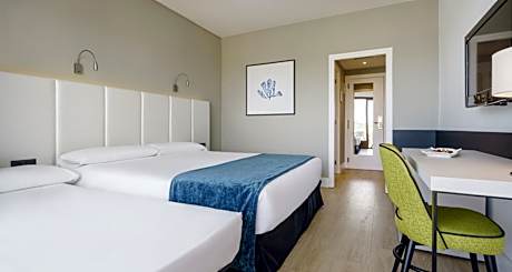Double Room with Extra Bed (3 Adults)